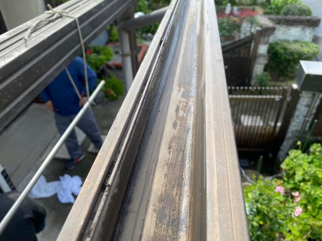 稲美町の屋根フレームの清掃後